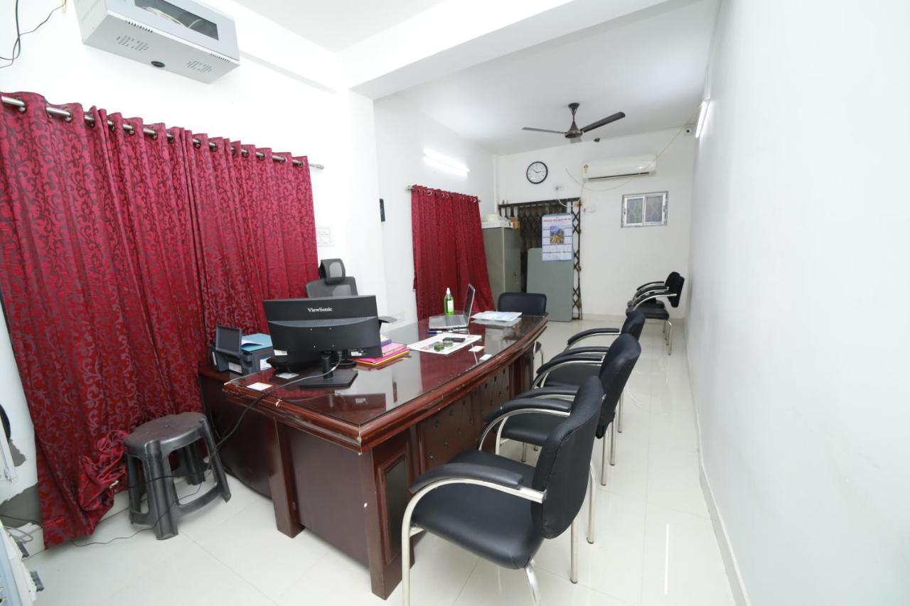 כלכותה Rishika Guest House And Banquet מראה חיצוני תמונה