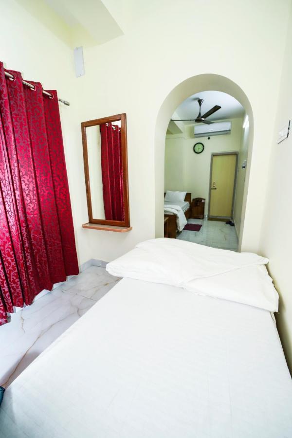 כלכותה Rishika Guest House And Banquet מראה חיצוני תמונה