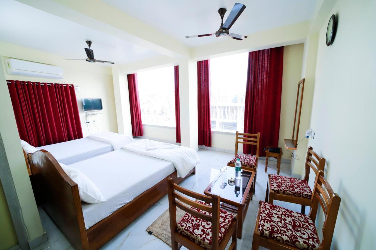 כלכותה Rishika Guest House And Banquet מראה חיצוני תמונה