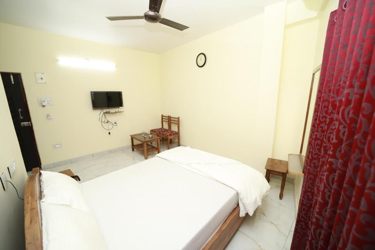 כלכותה Rishika Guest House And Banquet מראה חיצוני תמונה