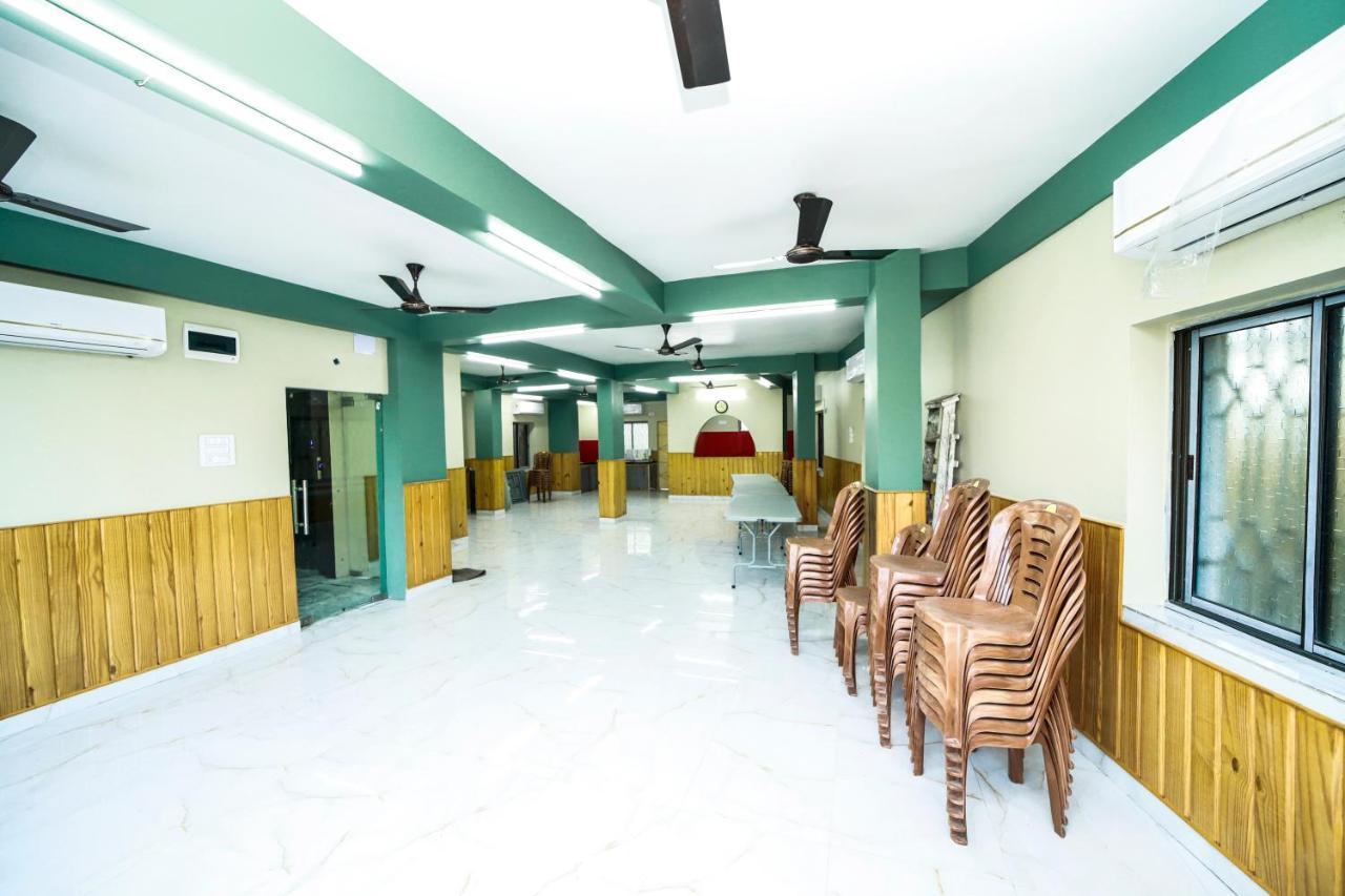 כלכותה Rishika Guest House And Banquet מראה חיצוני תמונה