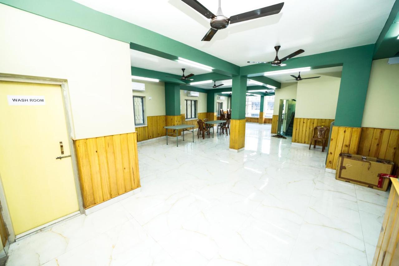 כלכותה Rishika Guest House And Banquet מראה חיצוני תמונה