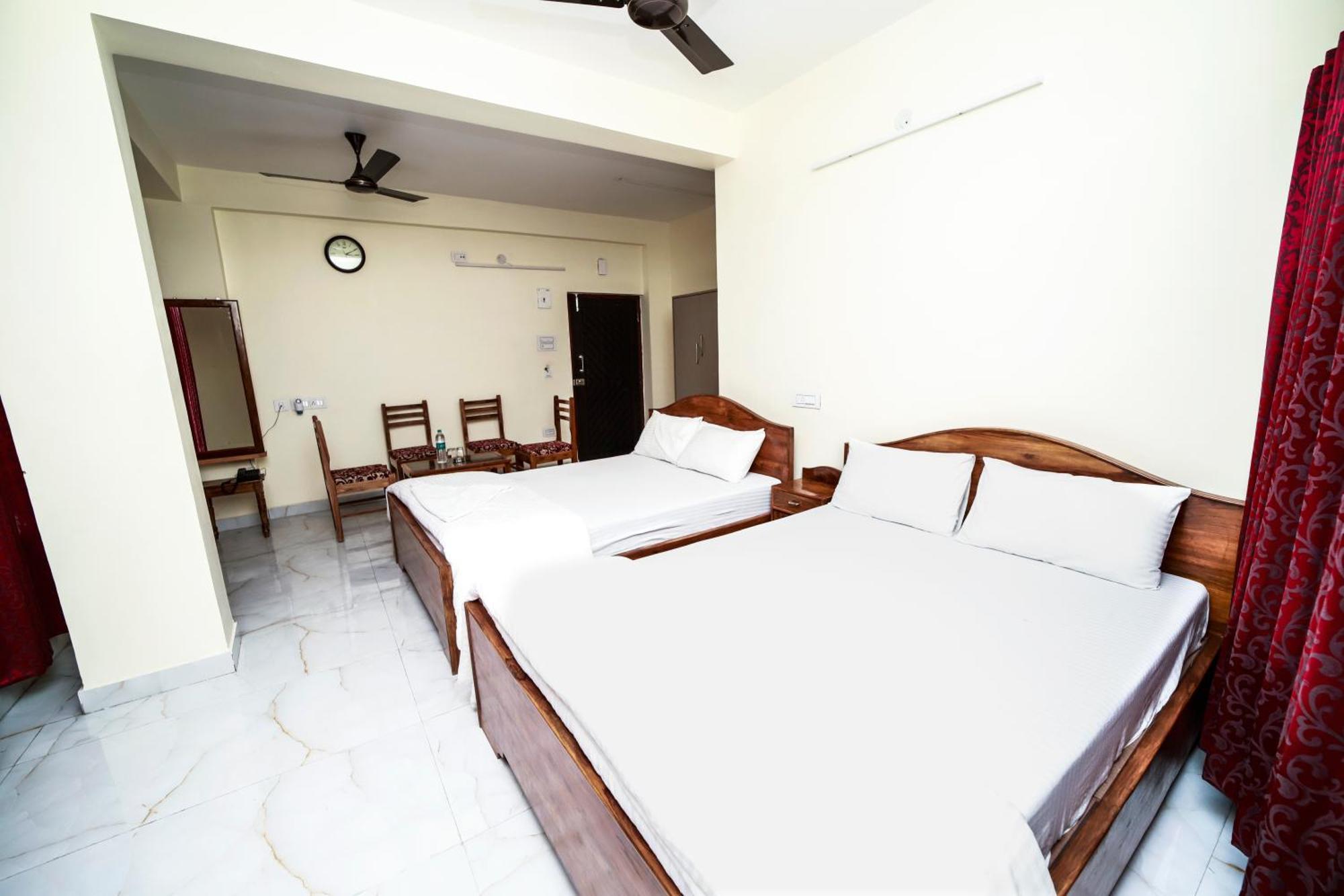 כלכותה Rishika Guest House And Banquet מראה חיצוני תמונה